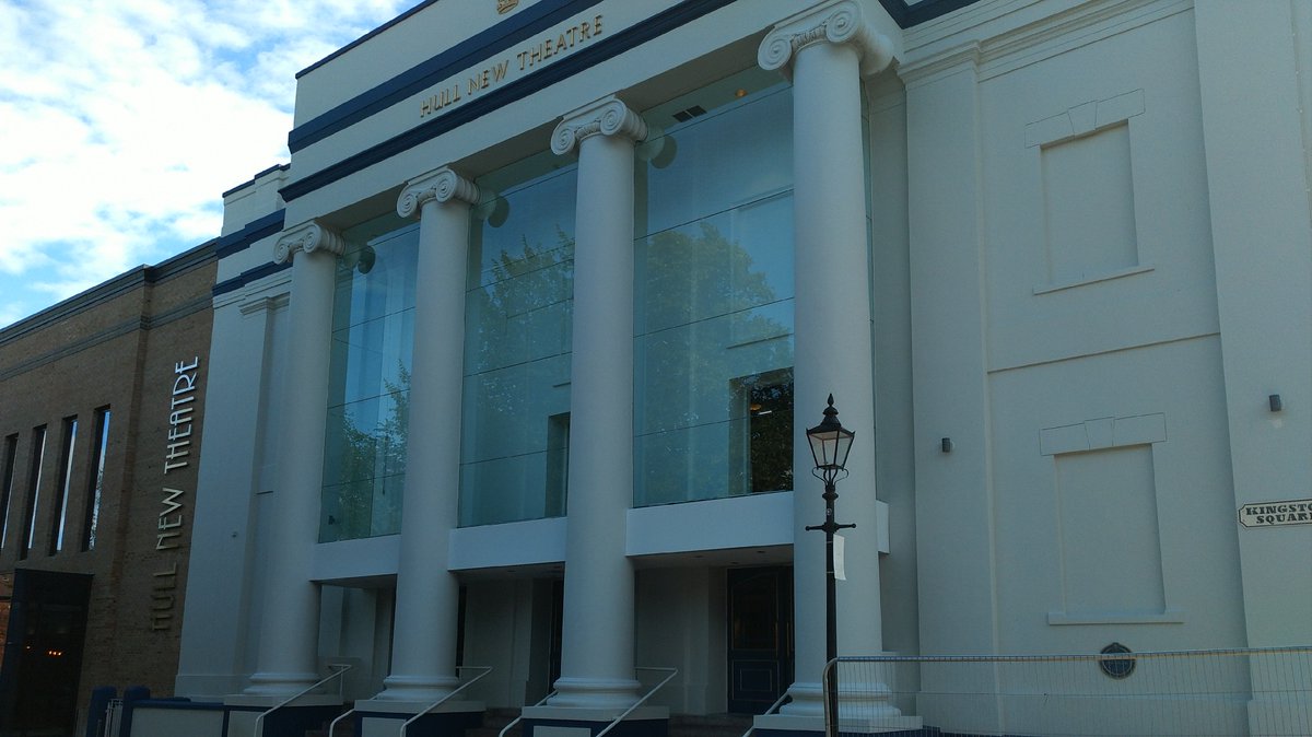 CEXHCC's tweet photo. Hull New Theatre handover today following a £16m refit! A BIG thank you to all the staff at HCC &amp; Sewell Group who have made it happen! https://t.co/iSgj7NCpG1