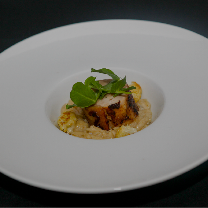 Vineyard Hotel has welcomed statesmen, artists &amp; celebrities, now they'd like to welcome you. Enter to win a meal:ow.ly/bXgO30dB8LH