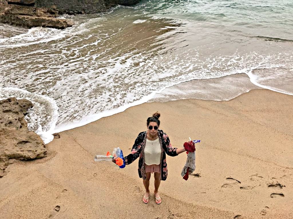 LauryThilleman's tweet photo. Quand tu pars à la pêche le matin et qu'au lieu de trouver du poisson frais tu ne ramasse que des ordures☠🐟🐬☡ #coupdegeule #dechets #plastic https://t.co/waXRfsTByH
