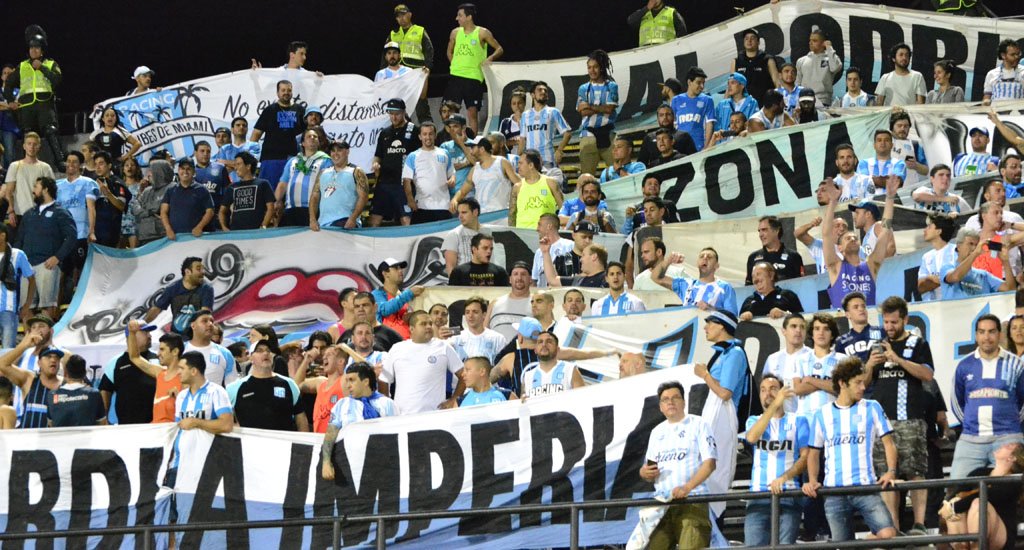 RacingClub's tweet photo. #RacingDIM
Ese amor sin fronteras: un relato desde la tribuna académica.
➡️ https://t.co/LBXS5s8QGV
🏆#CONMEBOLSudamericana
💪#VamosRacing https://t.co/eu9otGRsbu