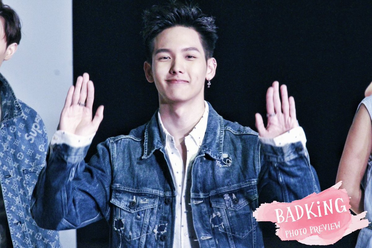 BadKing_21's tweet photo. ● PHOTO PREVIEW ● @rileyxking
<20170728 稍息立正我愛你 首映記者會>
#SpeXial #以綸 #BADKING https://t.co/XLVj7IJaTv