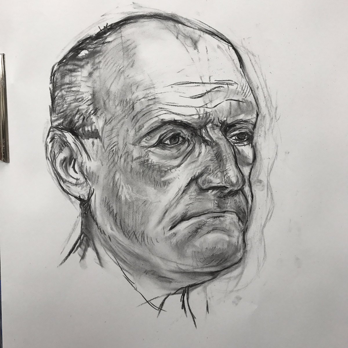 HelloKezza's tweet image. My first portrait class with @ArtAcademy last night! Excited to learn and practice.