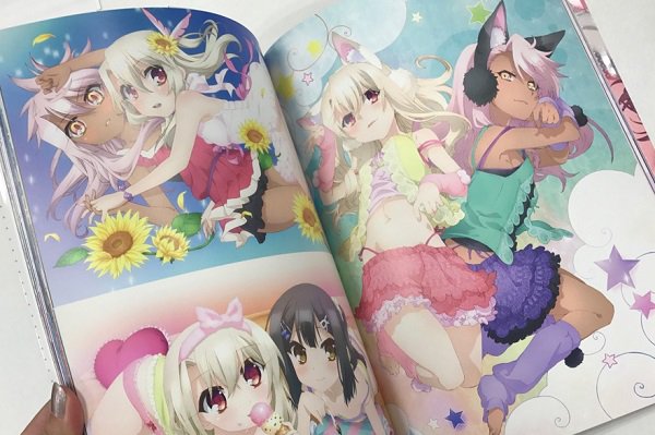 娘type編集部 در توییتر プリヤ 初の版権画集 Fate Kaleid Liner プリズマ イリヤ Prismanimation Illust Komplette の見本が到着しました 第1期から ドライ までの4期分の版権をギュギュっと掲載 8月10日発売です Prisma Illya T Co Yrgry5dvkt