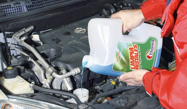 BoxkrMerida's tweet image. 3-limpiaparabrisas. Imagínate que, de repente, un camión echa un montón de barro de un charco sobre el parabrisas.