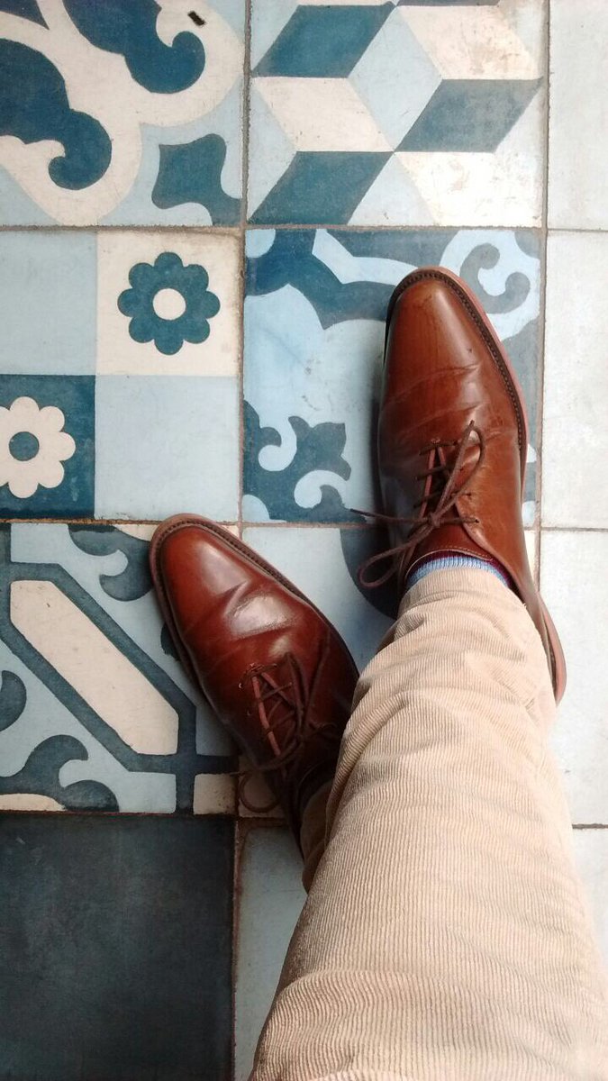 Pasate x la #gallery 👀👉🏻 la tienda d ropa para hombres #humahualab podrás elegir 👔👞 tus trajes y sacos favoritos #srespacio #güemes #córdoba