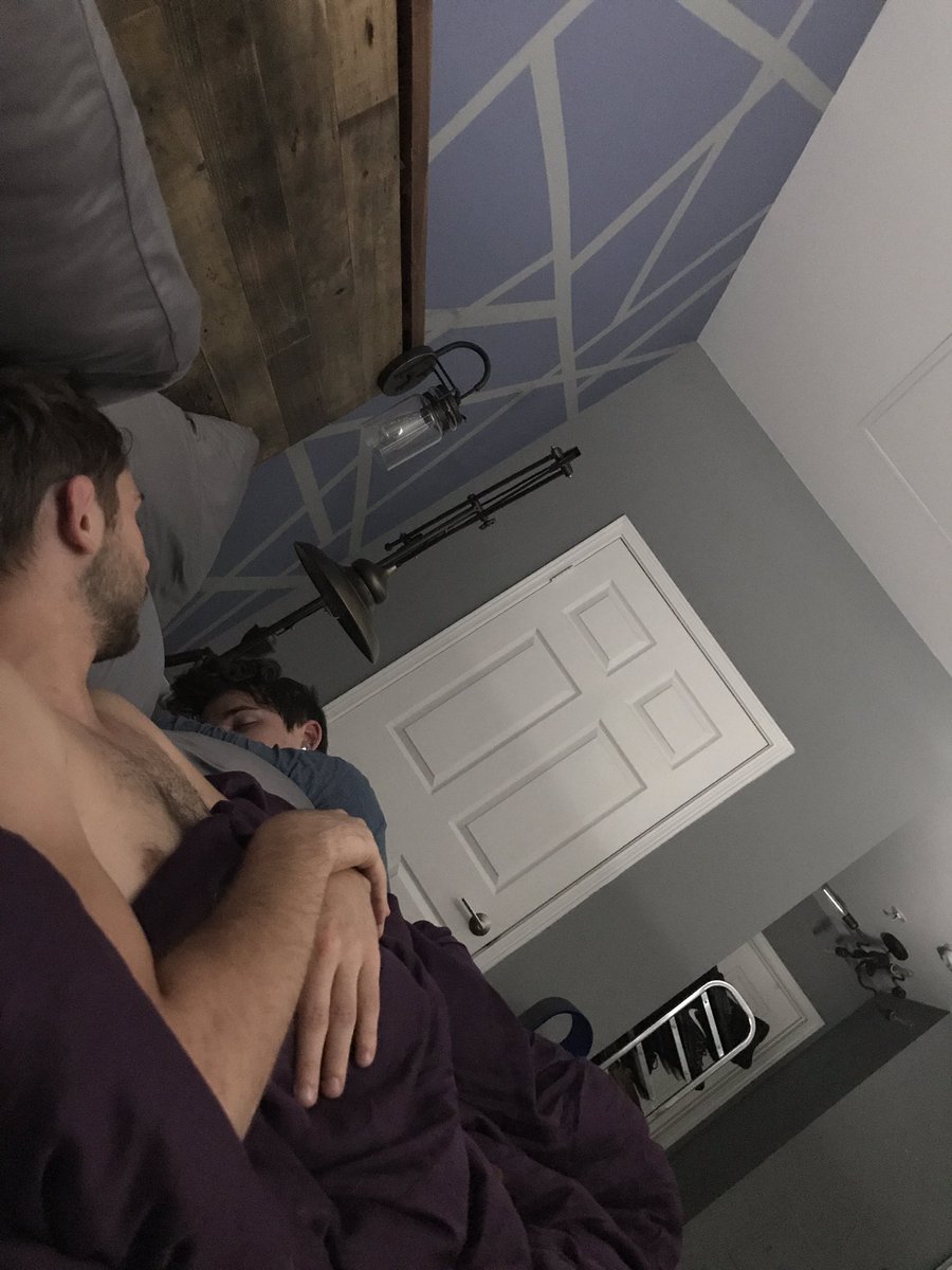 'I don't want pictures of me on the internet' 

I think u kissed goodbye to that when u lost your virginity on camera at 18, so imma post it