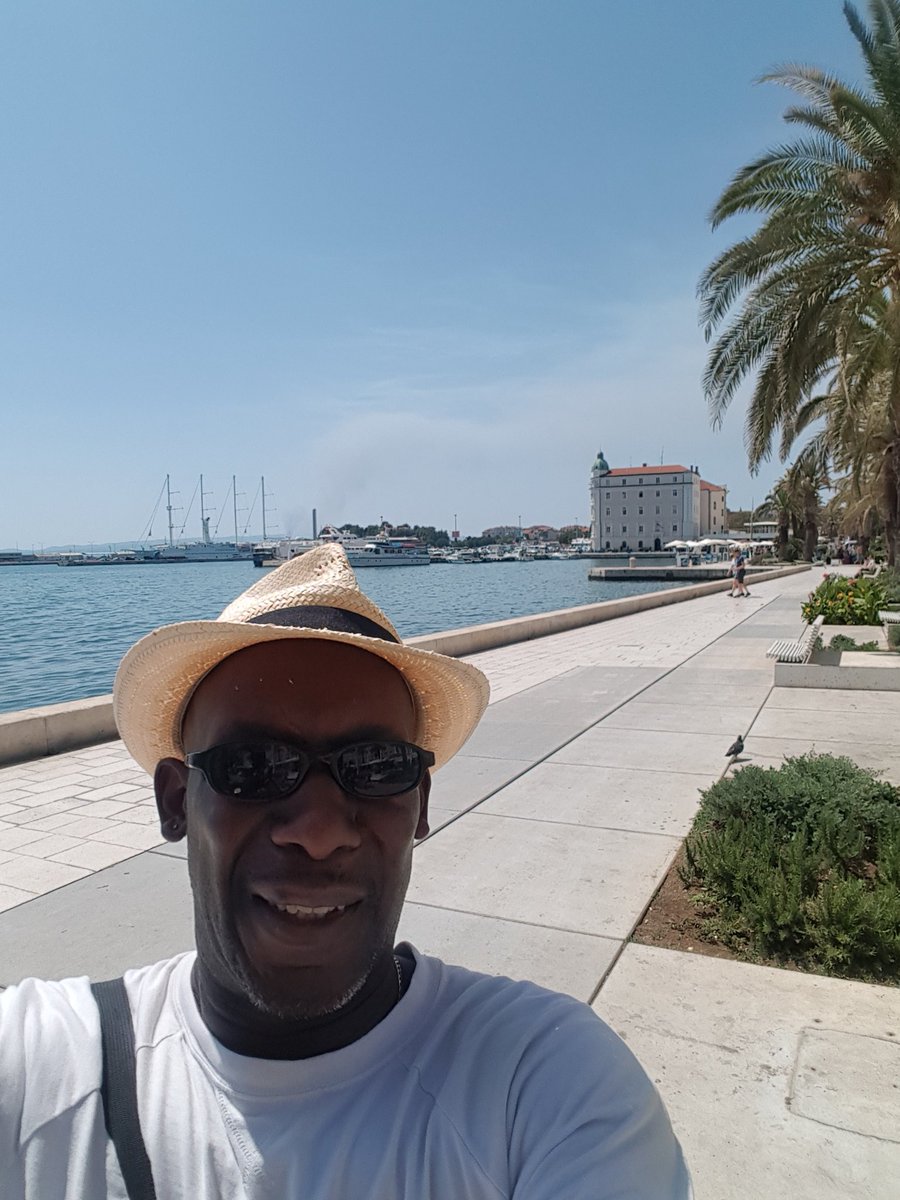 rogerg44's tweet photo. Croatia certainly helping my creativity good food, wine beach & company Preparing for busy artistic autumn season ahead #ujimaelevates https://t.co/HlO4Ztbuej