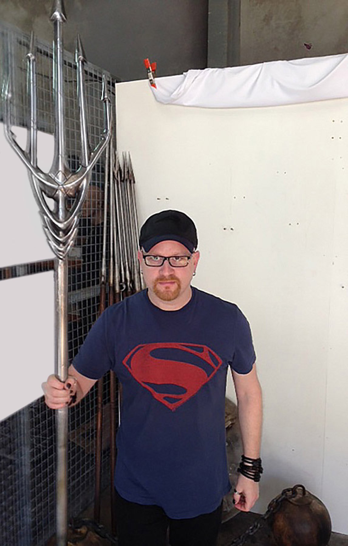 DG-BYftUIAAvan_.jpg:large