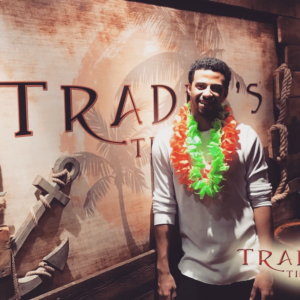 Traders Tiki Bar tweet media