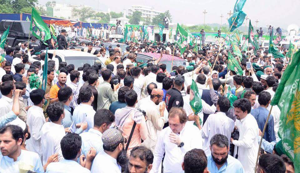 AbdulMuteen01's tweet photo. #GTRoadRally
کھرکی تورشو
اسلام ابادپنڈی50000+
دینہ جھلم80000+
کھاریاگجرات100000+
گجرانوالہ200000+ #IntMedia
نااھل کیاھےتواب بھگتو
#ھورچوپو https://t.co/Y9QHl3tiM8