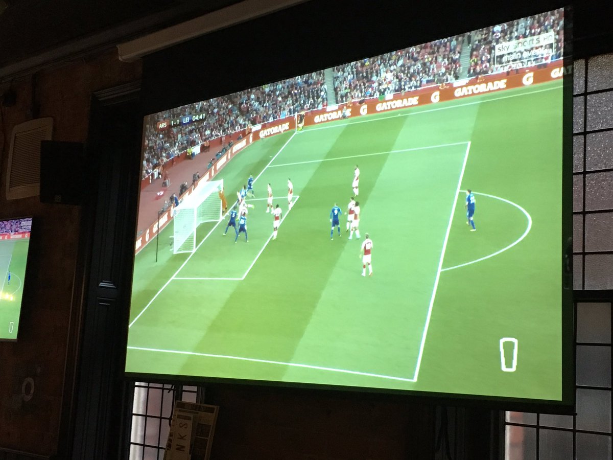 BowersTap's tweet photo. What a start to the @premierleague with @Arsenal v @LCFC 1-1 already come on #whatastart #footballisback #backwithabang #leeds #bowerstap https://t.co/77rlXJizWg
