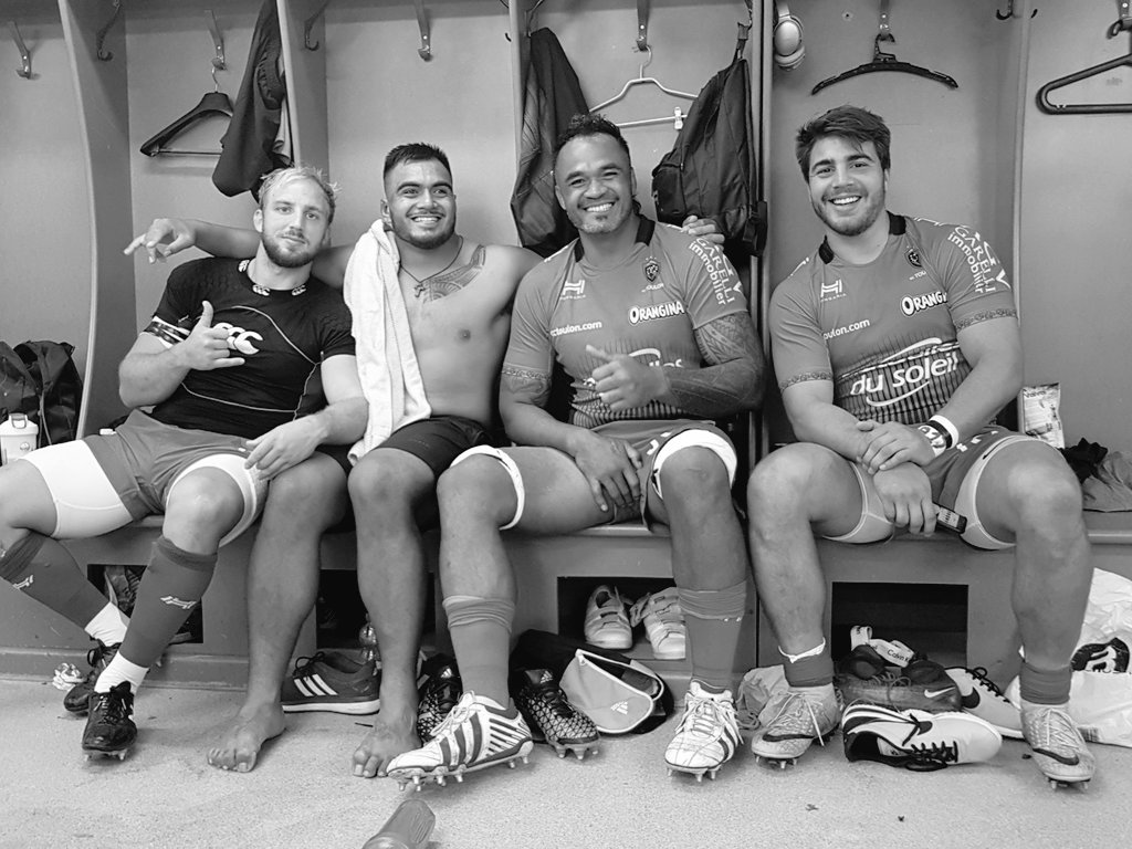 Plaisir de retrouvé mayol🏟 encore du boulot mais belle état esprit #jeunes #nouveaux#etmoinsjeune😂😂🔴⚫👊