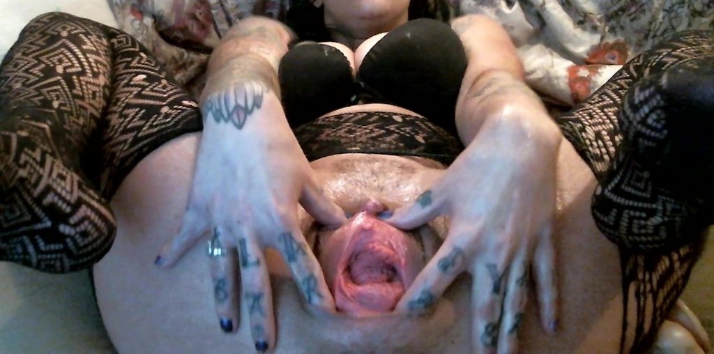 Fisting_Master's tweet photo. Huge Friday #holes 😉😈RT if U like it 😎 #prolapsing #gaping #stretching #fisting #fistingready #fisted #fistedcunt https://t.co/67GLgppG6c