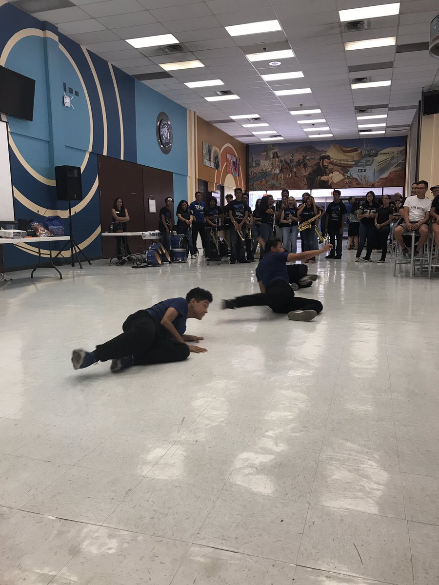 corina_favela's tweet photo. Successful Bear Camp done! #osonewtech @EPISD https://t.co/fLPjPQD6kP