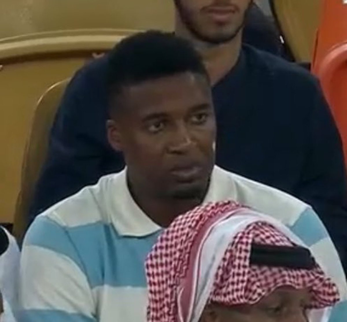 حال لساني الحين
"يا شبيه صويحبي حسبي عليك طلتك ولا سيير بس من بعيد " 💔

#الباطن_الاتحاد