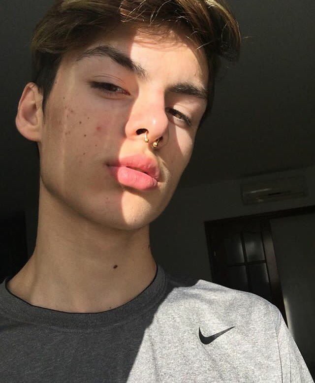 rpgscfd's tweet photo. - Inconnu.
- Maël Rosenberg. 
- 23 ans. 
- Client. 
- Bisexuel. 
- @Mael_rpgg https://t.co/wtORPbLDn3