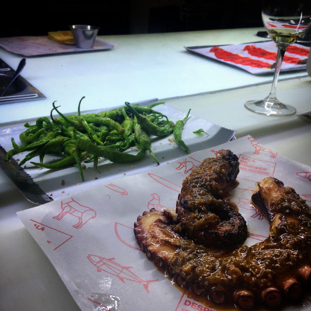 roumena's tweet image. For all of you #foodies in #Madrid, you have to go to #saladedespiece - a meaty, delicious experience. buff.ly/2vzF1wo