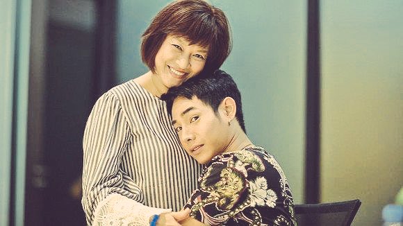 Happy mother's day naka ❤️
#วันแม่ #เป๊กผลิตโชค #MothersDay2017 
#peckpalit