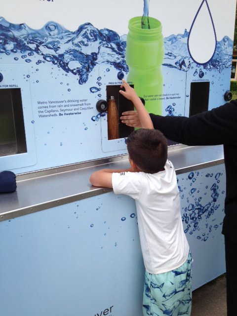 Parched? Fill up your water bottle at #FunCityFestival this w/e @MetroVancouver #WaterWagon. #welovewater #NorthVan https://t.co/LZCE3tvCp8