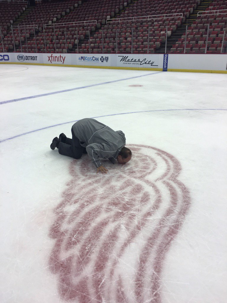 KenKalDRW's tweet photo. Ice coming out of JLA for final time tomorrow. Thank you for all the memories! https://t.co/yrLvHiukSf