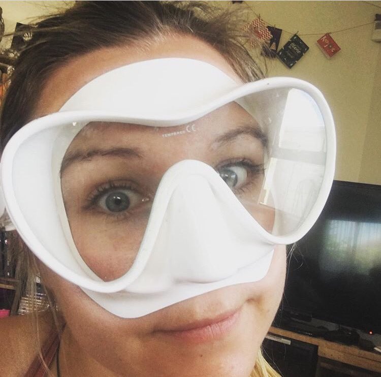 helecad's tweet photo. Thanks @mcmsharksxx !! I'm definitely a #ScientistsWhoSelfie #stingrayscience #fiekdwork #marine #shamelessselfie https://t.co/jwGxAWHFlX