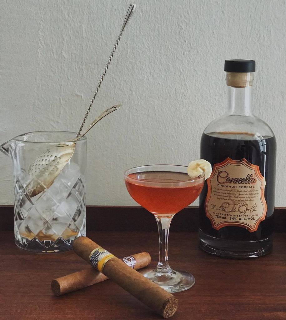 SfBartenders's tweet photo. 🌴Grab dis tropical deliciousness made wit vanilla, banana, cinnamon and rum. We like to to call it "Banana-Mon." S… https://t.co/k7DzEBtHV1 https://t.co/24Ti9WHu6A