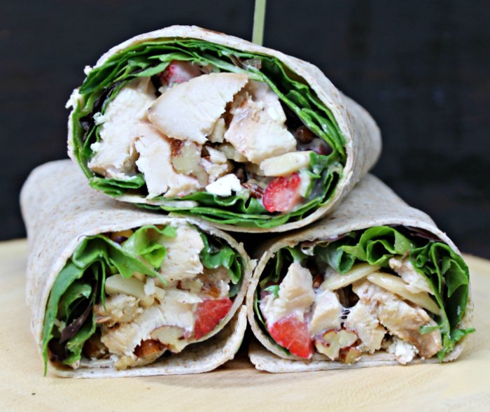 craftyseasonmum's tweet photo. It's picnic time! Bring my Strawberry Chicken Salad Sandwich Wraps & #BlueLizardSun #ad https://t.co/dLvSxwUIBE #Walmart #BlueLizardSummer https://t.co/WrbiUlCM2j