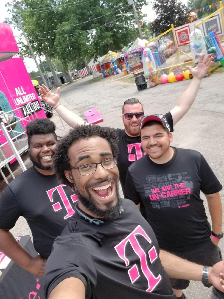 JennyC_TX's tweet image. Go see @jtdalton4 and the mobile truck crew @cuyfair today! 🎠🎢🎡 @MagentaFleetCLE @ARod_013 @Kenyadunn12