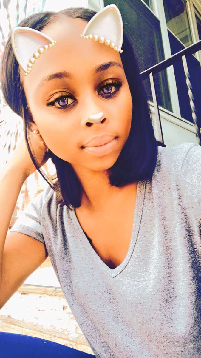 E_Queen_26's tweet photo. All Natural Looks 💋😝 https://t.co/HKwM44JO7K
