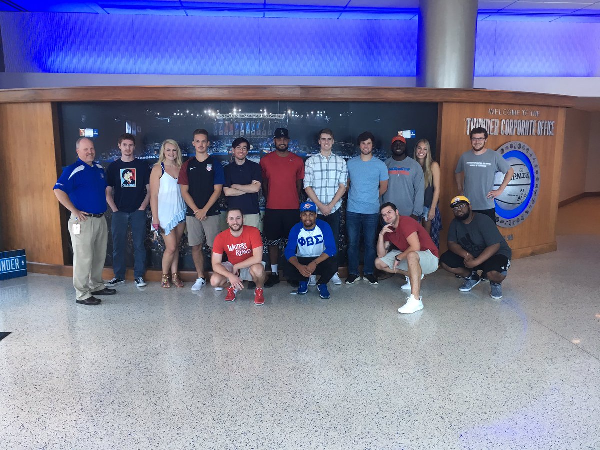 fredtvpro's tweet image. My class is cooler than yours! #sportsinfo #sportsmedia #uco #thunderup 🌩🏀🎥