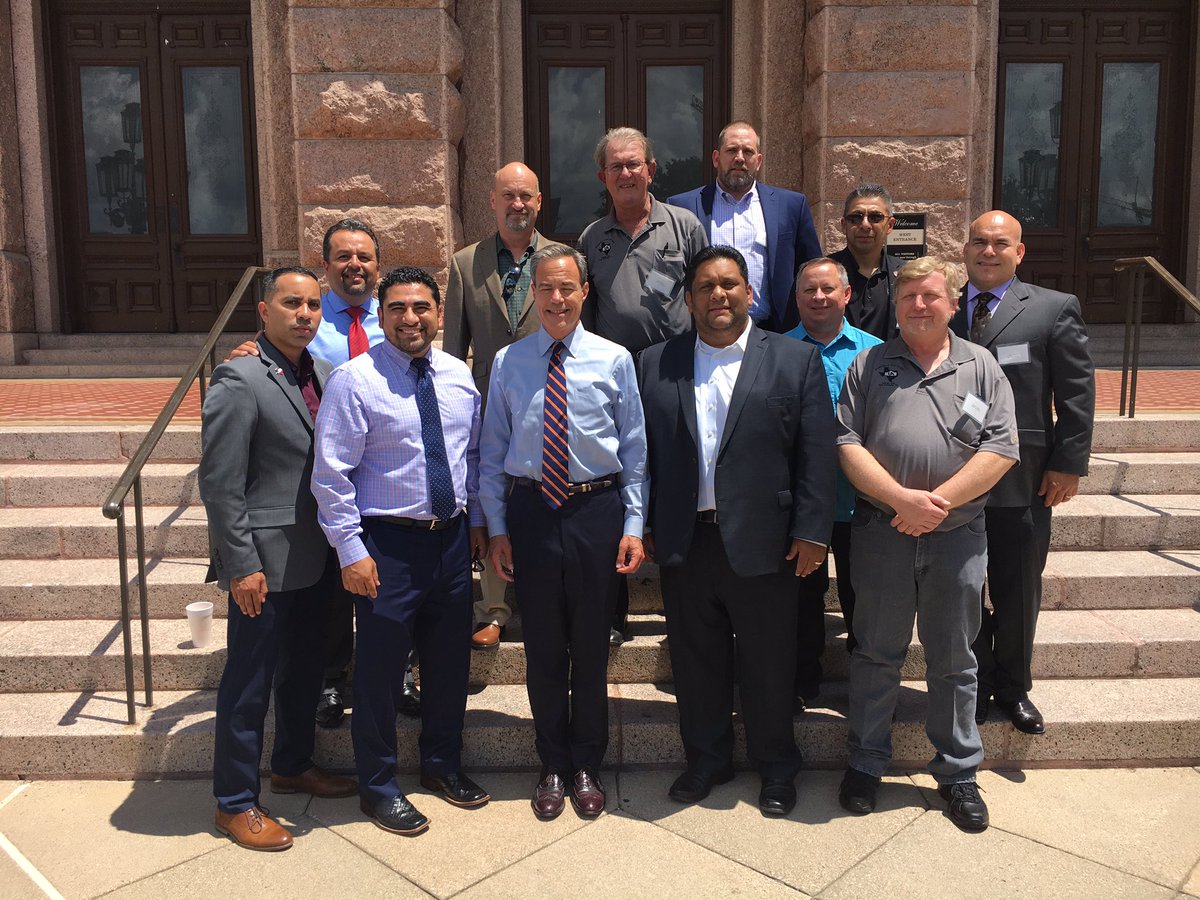TxBldgTrades's tweet photo. Thank you to @SpeakerStraus @RepWalle we appreciate the visit yesterday. #WeBuildTx #TxTrades #IBEW60 #UA142 #IUEC21 https://t.co/hCXR7L5DXZ