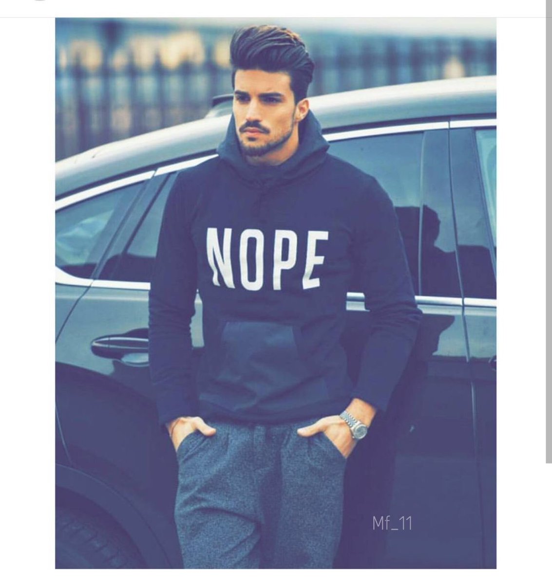 ..

حينما تشتاق.. !! 
سترى كل الاشياء التي من حولك اشياء صامتة حزينة ..💔