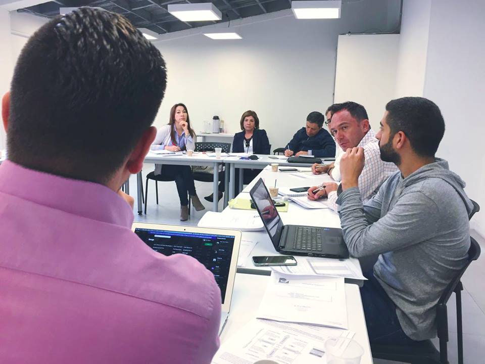 SandlerColombia's tweet image. ¿Tienes herramientas para potenciar tus clientes? Hoy trabajando con algunas de #SandlerEnterpriseSelling para gerentes #Gerencia #GoSandler