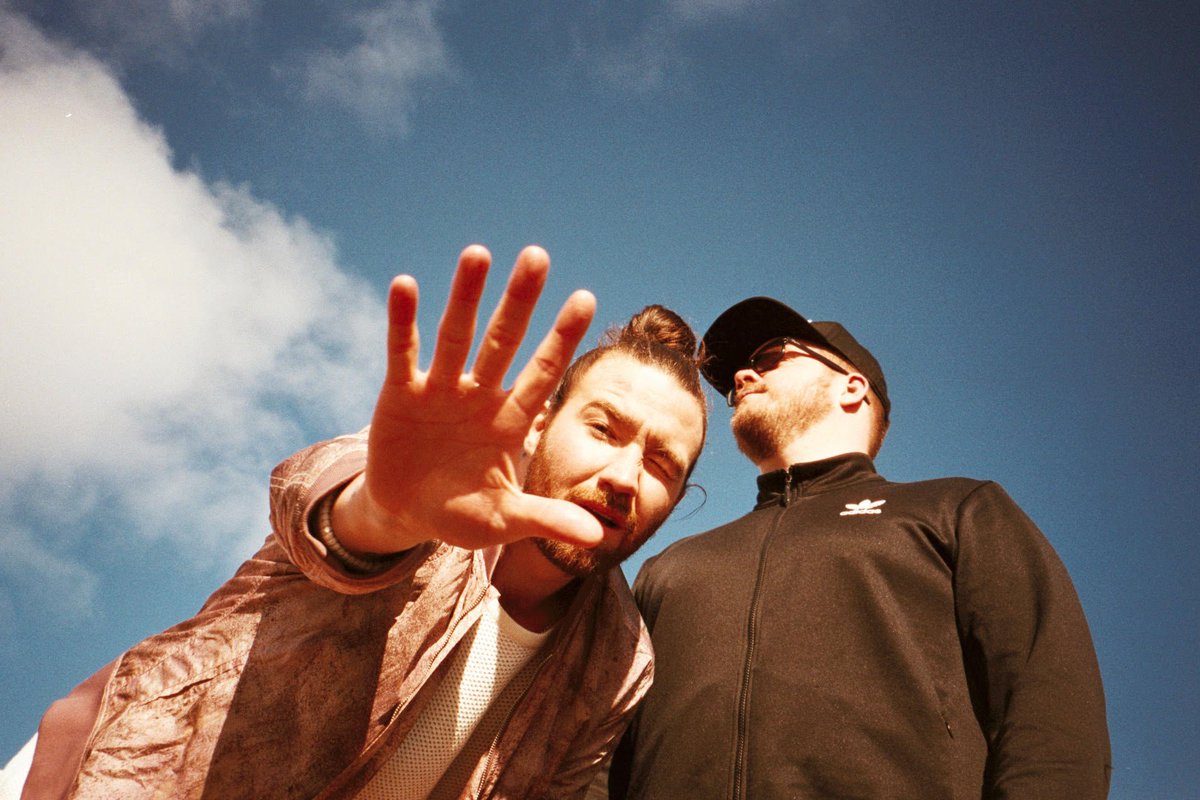 .<a href="/ulfurulfur/">ÚLFUR ÚLFUR!!</a> zagra w #Warszawa solidarnie z #uchodźcy, dzięki naszej współpracy z <a href="/SofarWarsaw/">Sofar Sounds Warsaw</a>
ZAPISY:
amnesty.org.pl/give-a-home-ar… #GiveAHome