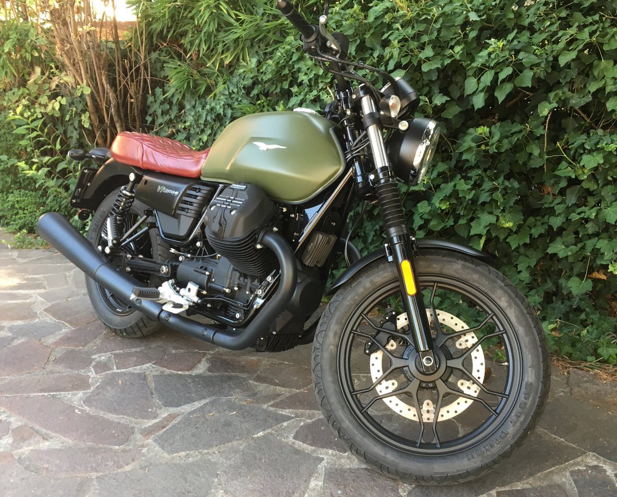 Robimerlo's tweet image. Una follia per l'estate! #moto #guzzi