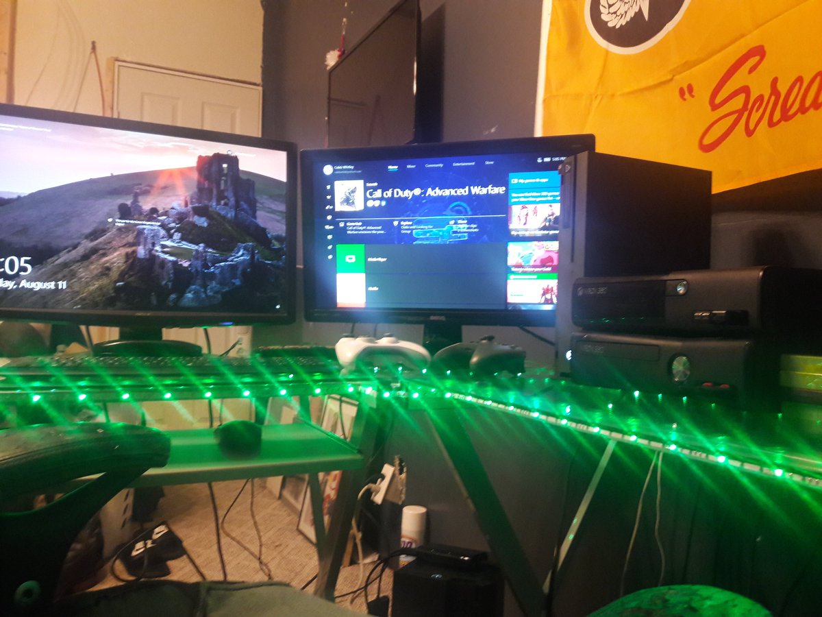 Zovahs's tweet image. Took me forever to build my dream setup. I am proud of myself. I want to thank everyone who supported me and helped me out in this community