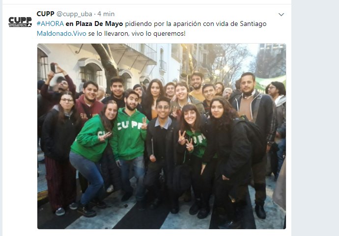 martinezmerce18's tweet photo. "En Plaza de Mayo" "utilizar la desaparición de #Maldonado SANCÁNDOSE FOTOS CON UNA SONRISA Lo hace ver poco serio OPORTUNISMO POLÍTICO. https://t.co/Xd7G4fd9gM
