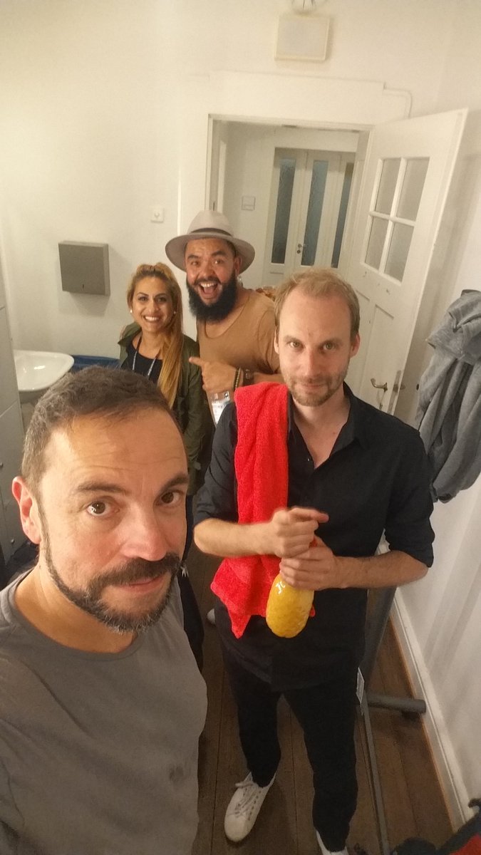 #Sex #Drugs and #RocknRoll Backstage mit O-saft und Quinoa brötchen. #Landauermusiktage
#maxmutzke <a href="/LandauerZeitung/">Landauer Zeitung</a> <a href="/musiktage/">musiktage</a>