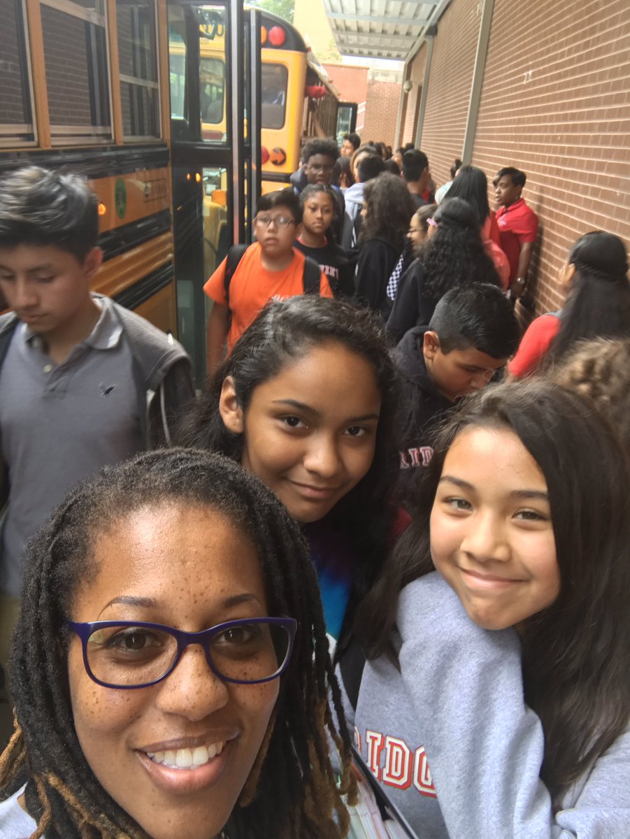 DrMillsAP's tweet photo. Great first week! Thanks @CLCRidgeview community for the warm welcome.❤️@opieblackwell https://t.co/9Yodt4P2aG