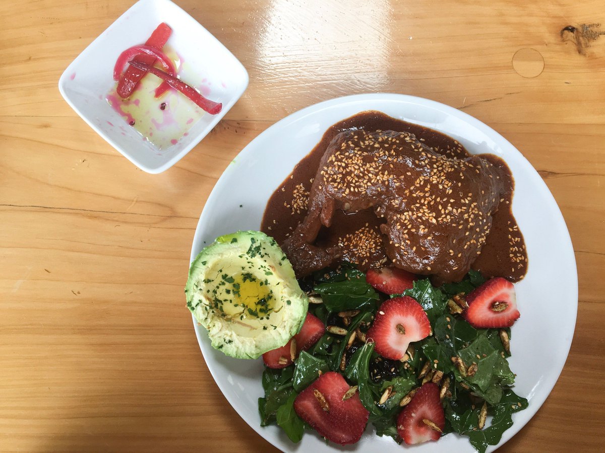 thegenehacker's tweet photo. I have the travel bug so I thought to share one of my posts on how to eat healthy while traveling - https://t.co/qvka2V1Fzv #healthy #rdchat https://t.co/diAA953w1E