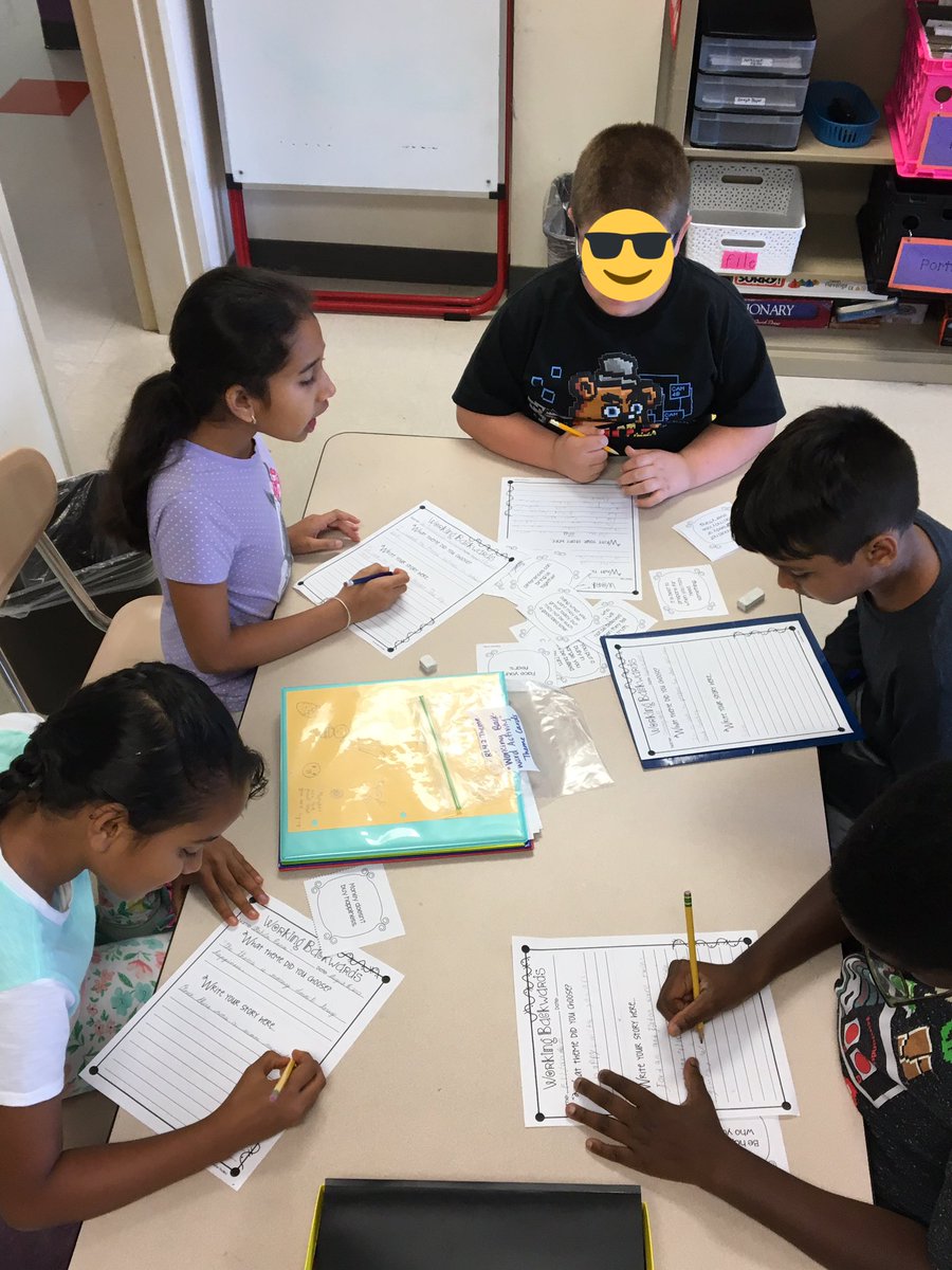 Villanuevas1st's tweet photo. Reading stations were rockin' & rollin' this week! 🙌🏼😎 #tobecomebetterreaders #tohavefun https://t.co/0b2LcmrRDV