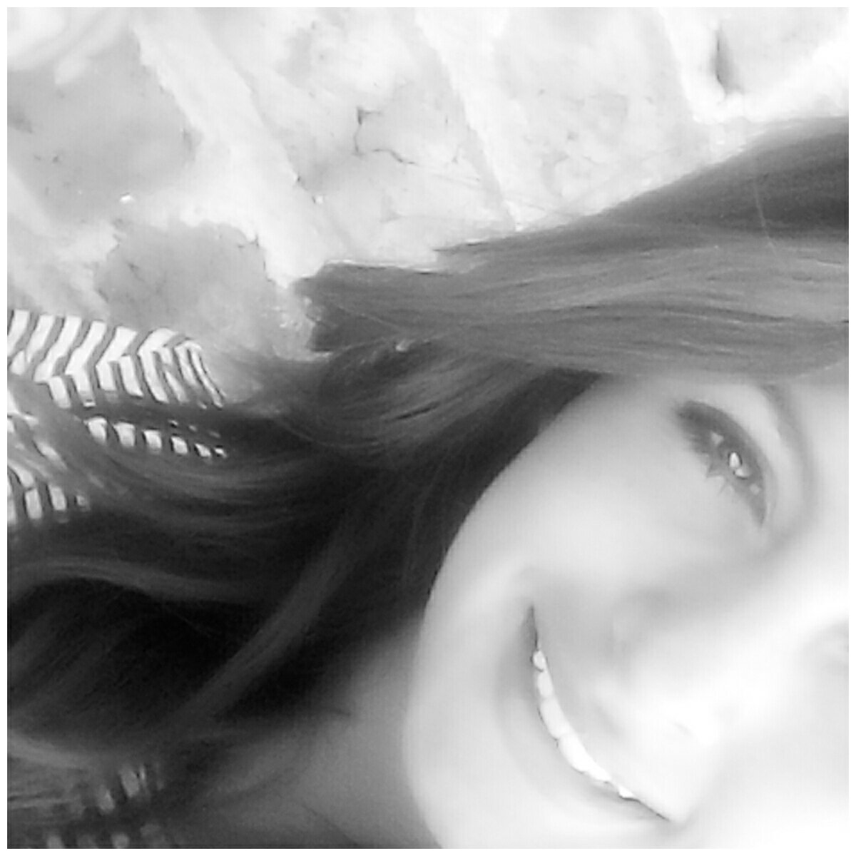 andyuxross's tweet photo. Hay personas que hacen que tu risa sea un poco mas fuerte. Tu sonrisa un poco más brillante y tu vida mucho mejor. https://t.co/MMTMwYAI19