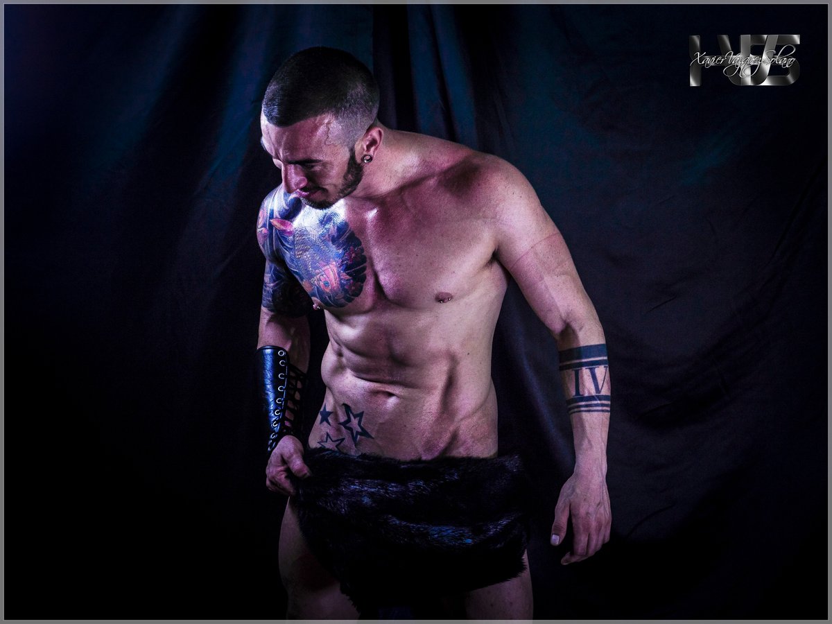 xavixvs's tweet photo. How to introduce part of my next exhibiton on my stand into @enclavegay with @MontalbanCAMILA ,@FedericoAsswel ,@mrsonsilva ,#rubencortes 💞💞 https://t.co/TS2gzTl9kp