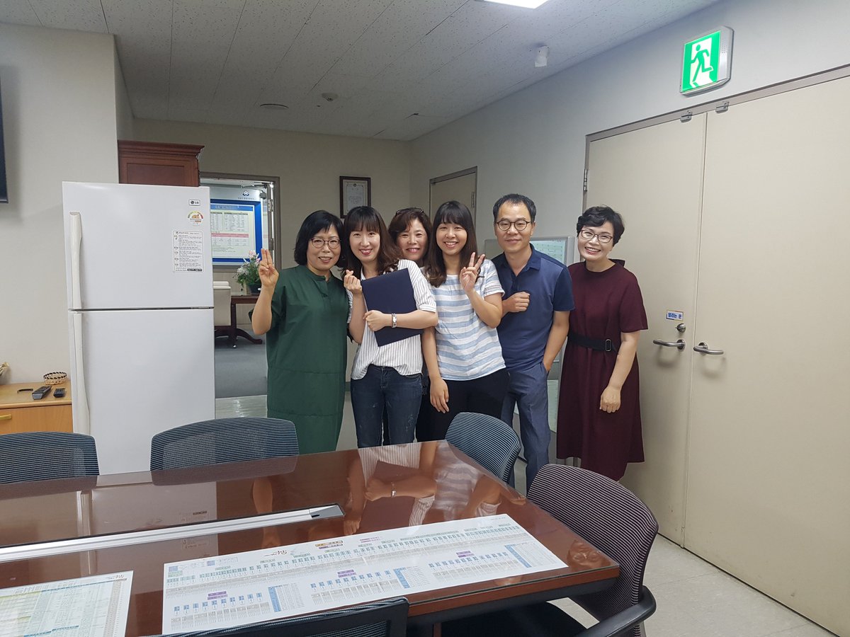 축하해주세요! #성남시 #중원구보건소의 노영희 주무관님이 7월 숨은일꾼 시장표창을 받으셨습니다! 평소 방역사업 추진과 생물테러대비에 완벽을 기하는 모습 본받고 싶습니다! 언제나 아름답고 완벽한 감염병관리팀의 노고에도 감사드립니다~^^