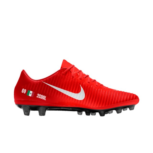 @JulioMesa10 @Aperu7 He'll probably get some cleats like this or this or something smh #HollywoodAf