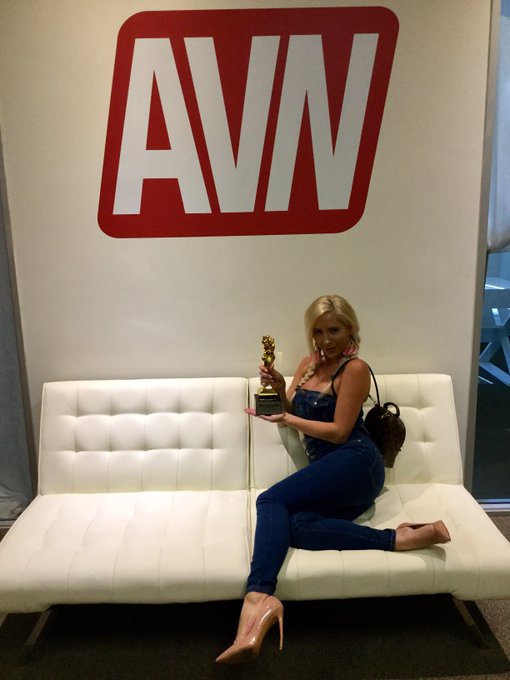 Watch AVN Awards's leaked NSFW photo on TwXstars