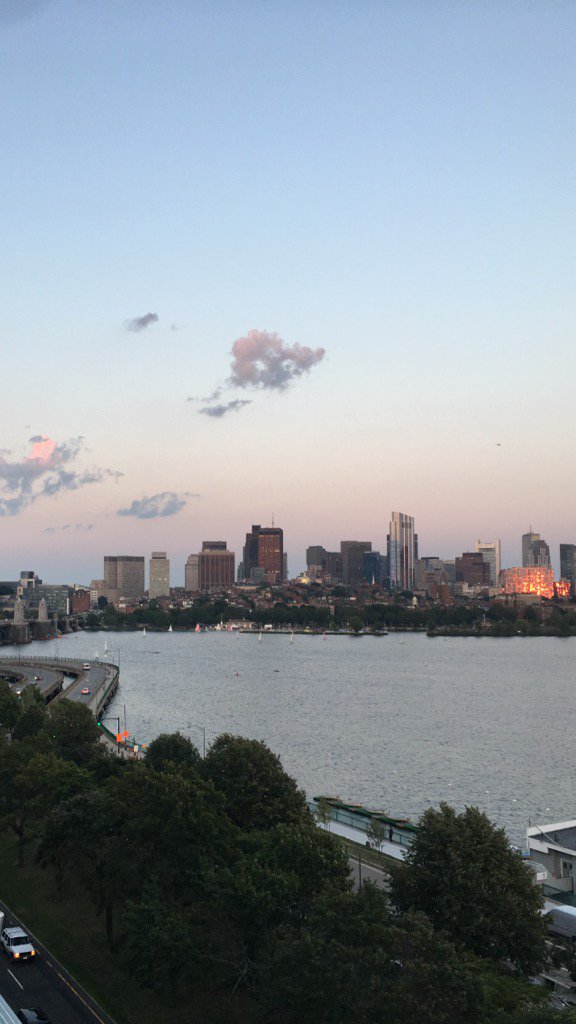 Peggy_Kel's tweet image. Thanks to @MITSloanExecEd for hosting tonight! Congrats to @SoftRoboticsInc !! #min101 #startups