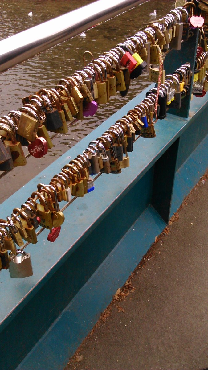 Samsara_1's tweet image. Bakewell Bridge #towncentre #keylocks