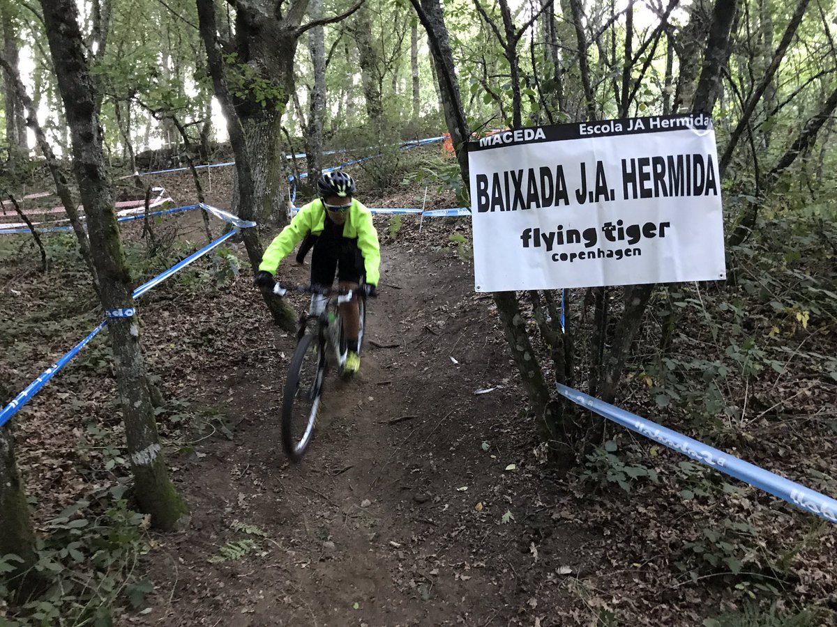 ccmaceda's tweet photo. Durante este fin de semana mas de 200 chavales emularan en Maceda a los @pablorguezguede @Josehermida en el MiniBTT de Maceda #cantera https://t.co/UBiBw13n3A