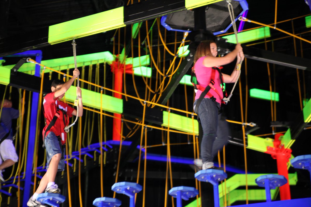 BrittainResorts's tweet photo. #Challenge yourself at the #glow in the dark #indoorropescourse at @WonderWorksMB! #MyrtleBeach #FamilyVacation #BRH #brittainresorts https://t.co/3goV43wwhV